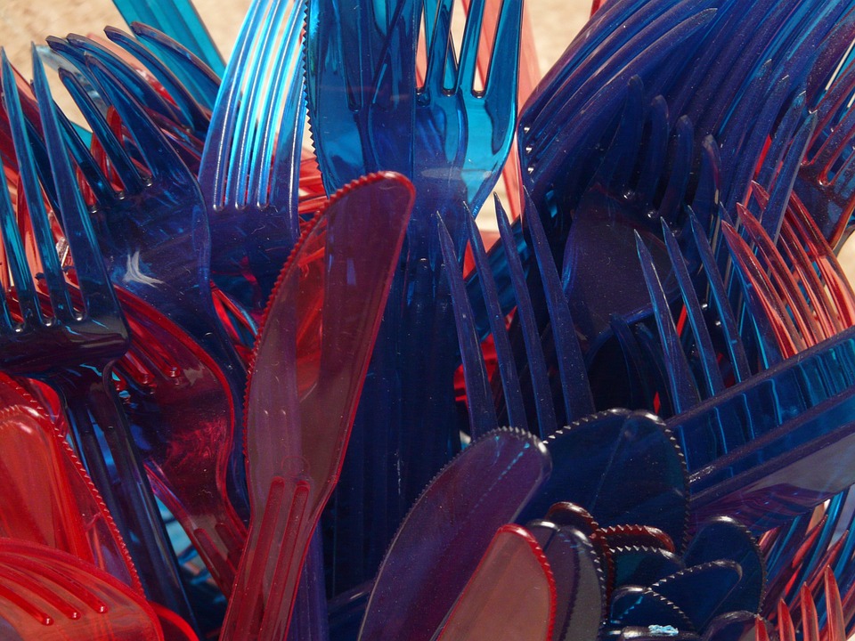 Posate, materiali a contatto con gli alimenti