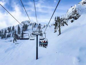 Attività sciistiche, Assoutenti: azzerata la spesa per le vacanze invernali