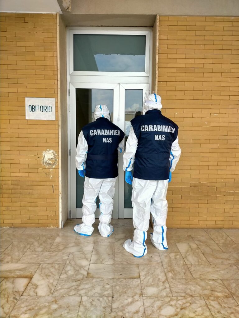 Obitori e camere mortuarie, i Nas rilevano feretri abbandonati e carenze igieniche