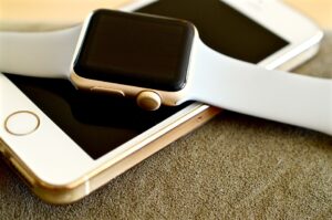 Device digitali sempre più diffusi in Italia, per acquisti, salute e tempo libero