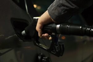 Carburanti, ancora rincari. La media del diesel supera quella della benzina