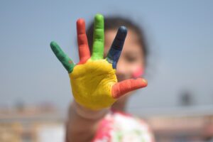 Diritti della donna, Unicef lancia una petizione per l'insegnamento della parità di genere