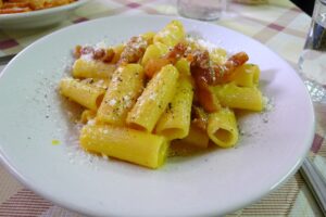 Carbonara Day, 2 italiani 3 la mangiano a casa, meglio se in compagnia