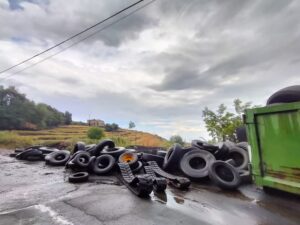 Anteprima Puliamo il Mondo, parte dall’Etna la raccolta di pneumatici fuori uso abbandonati
