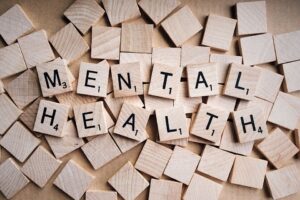 Salute mentale: aumentano i disturbi d'ansia e depressione, ma i servizi scarseggiano