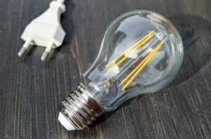 Energia: contratti a distanza e attivazioni non richieste, l'Antitrust sanziona Facile Energy