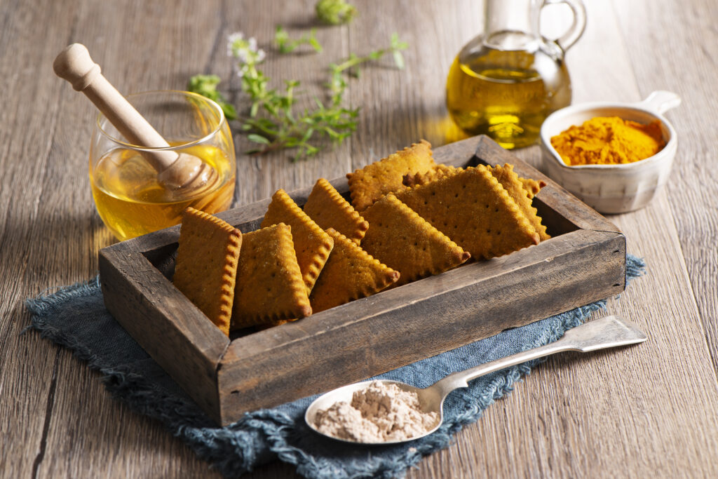 Crackers alla curcuma (Foto da “Cibi a base di insetti: cosa ne pensano i consumatori?”