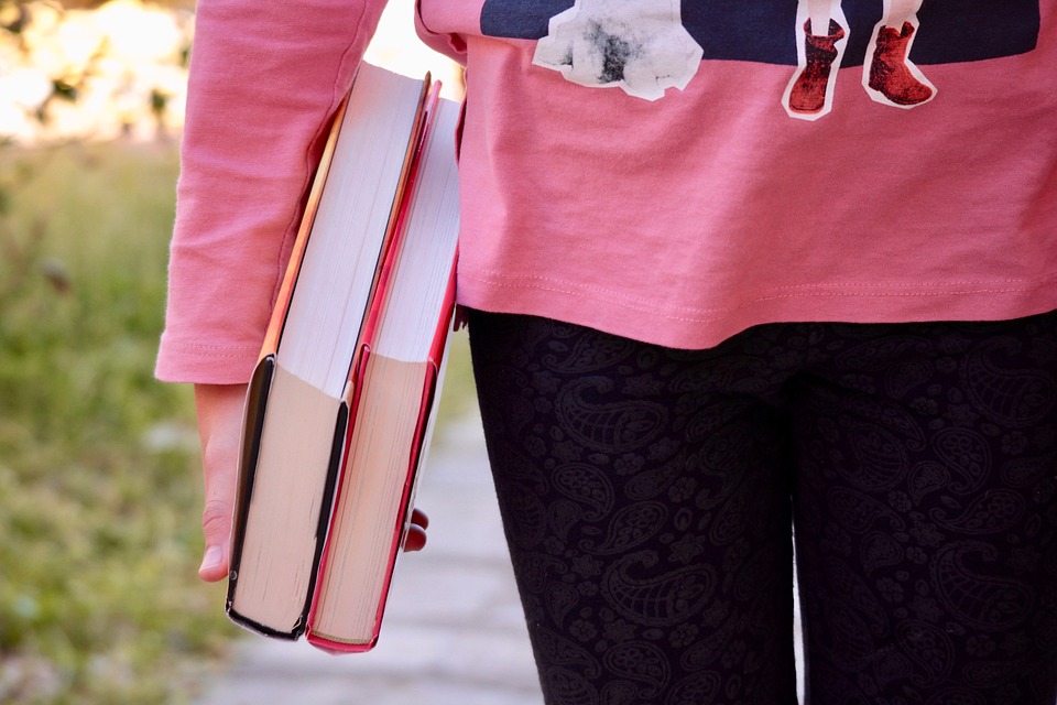 Libri, cresce il numero dei lettori tra i giovanissimi e aumenta il tempo dedicato alla lettura