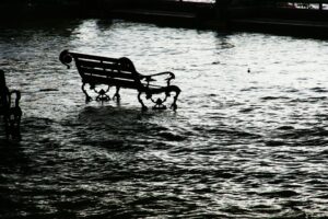 Emergenza Emilia-Romagna, ARERA sospende il pagamento delle bollette di acqua, luce, gas e rifiuti