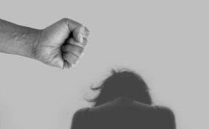 Donne vittime di violenza, nel 2021 l'Istat ha rilevato 12.780 accessi al Pronto Soccorso