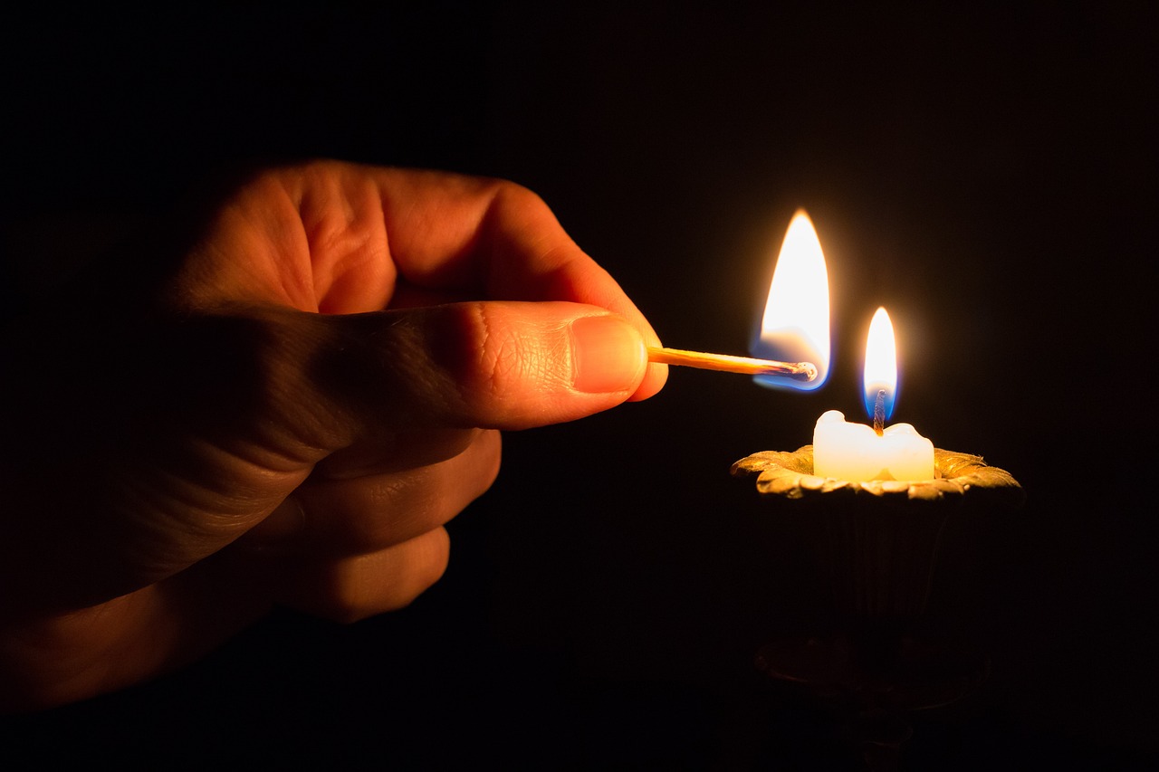 https://pixabay.com/it/photos/energia-tecnologia-consumo-luce-1326274/
