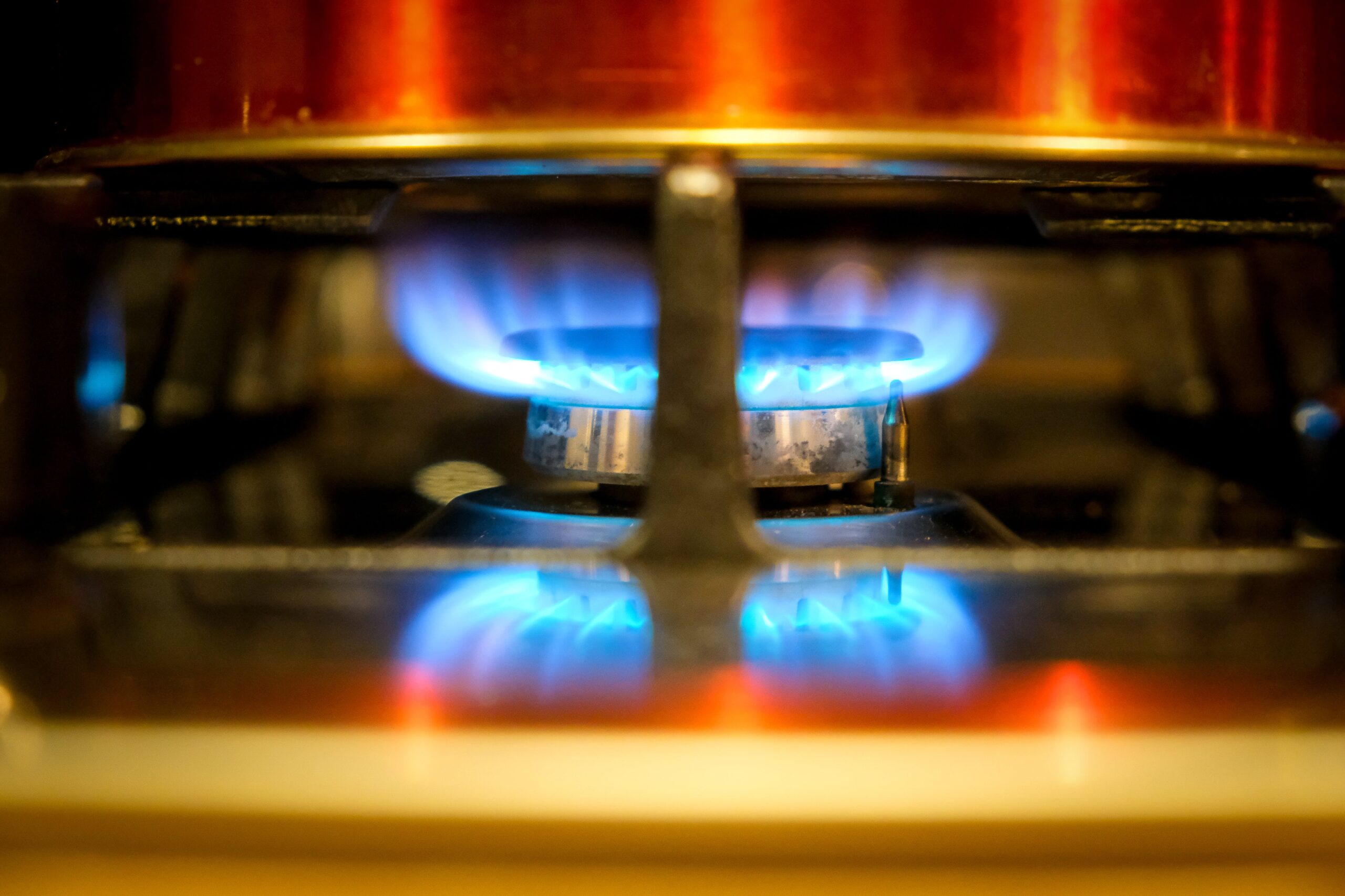 https://www.pexels.com/it-it/foto/stufa-a-gas-3722212/
