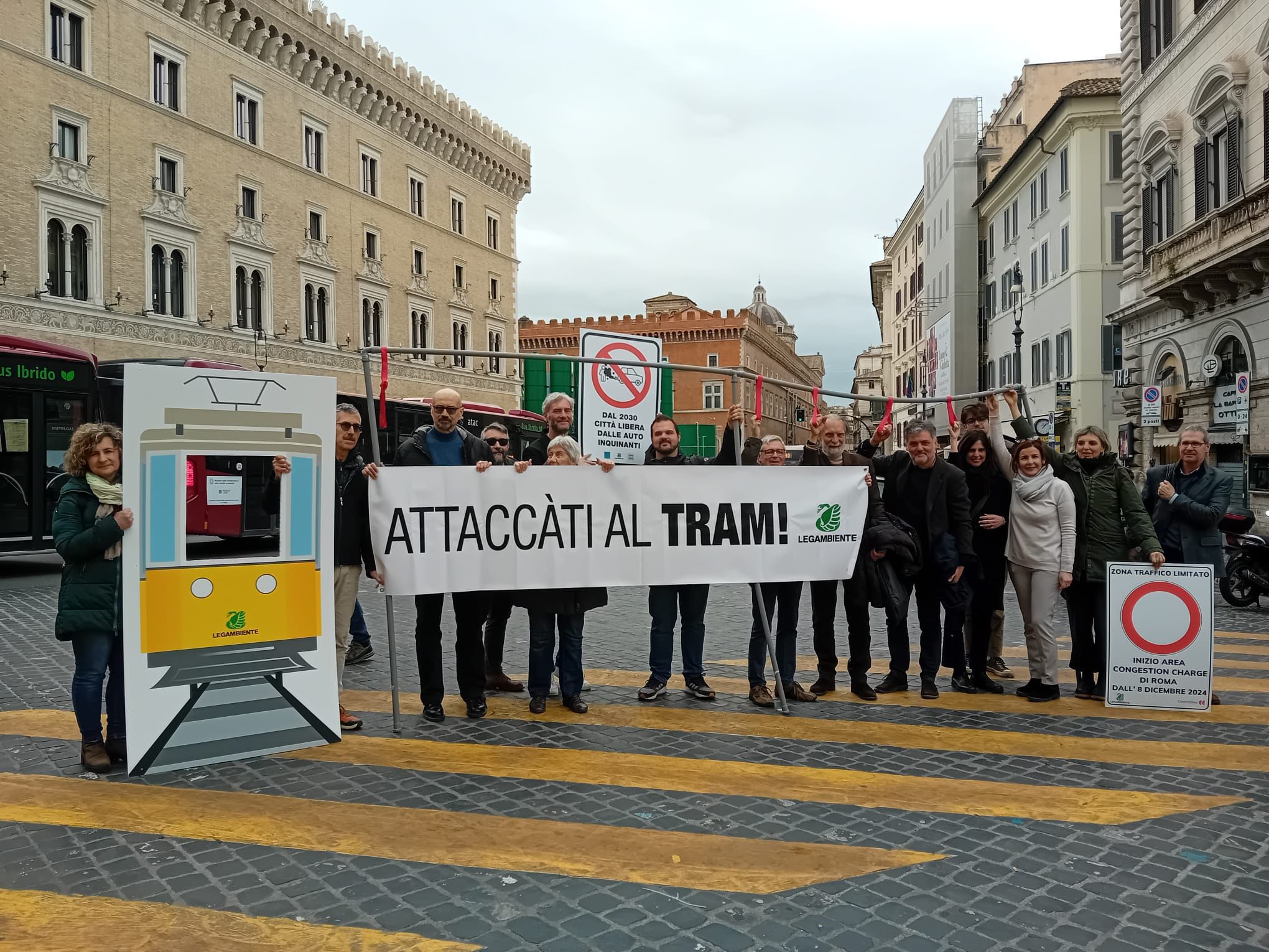 Attaccáti al Tram (2)