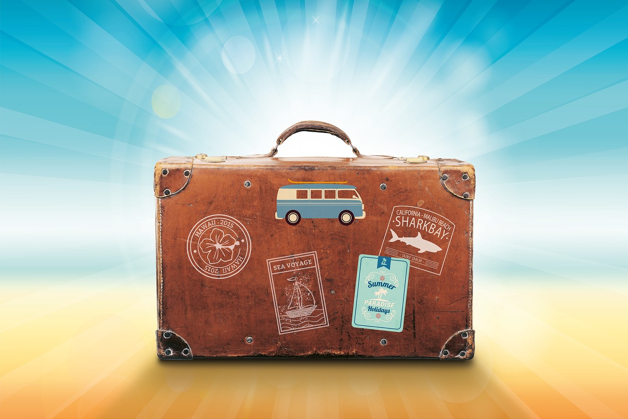 https://pixabay.com/it/photos/bagagli-viaggio-luce-del-sole-1149289/