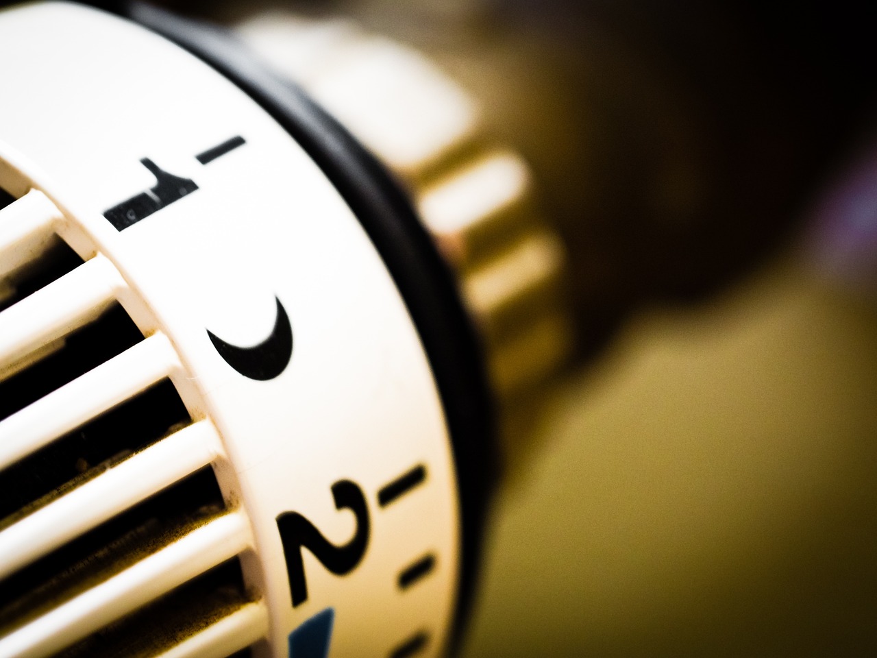 https://pixabay.com/it/photos/riscaldamento-calore-energia-949081/