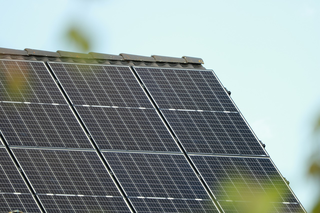 https://pixabay.com/it/photos/fotovoltaico-energia-solare-6239423/