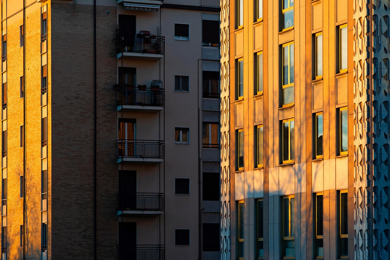 https://pixabay.com/it/photos/costruzione-finestre-parete-9114701/