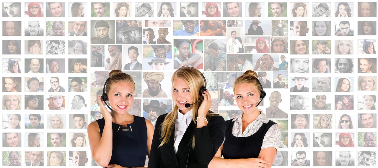 https://pixabay.com/it/photos/call-center-auricolare-donna-2537390/