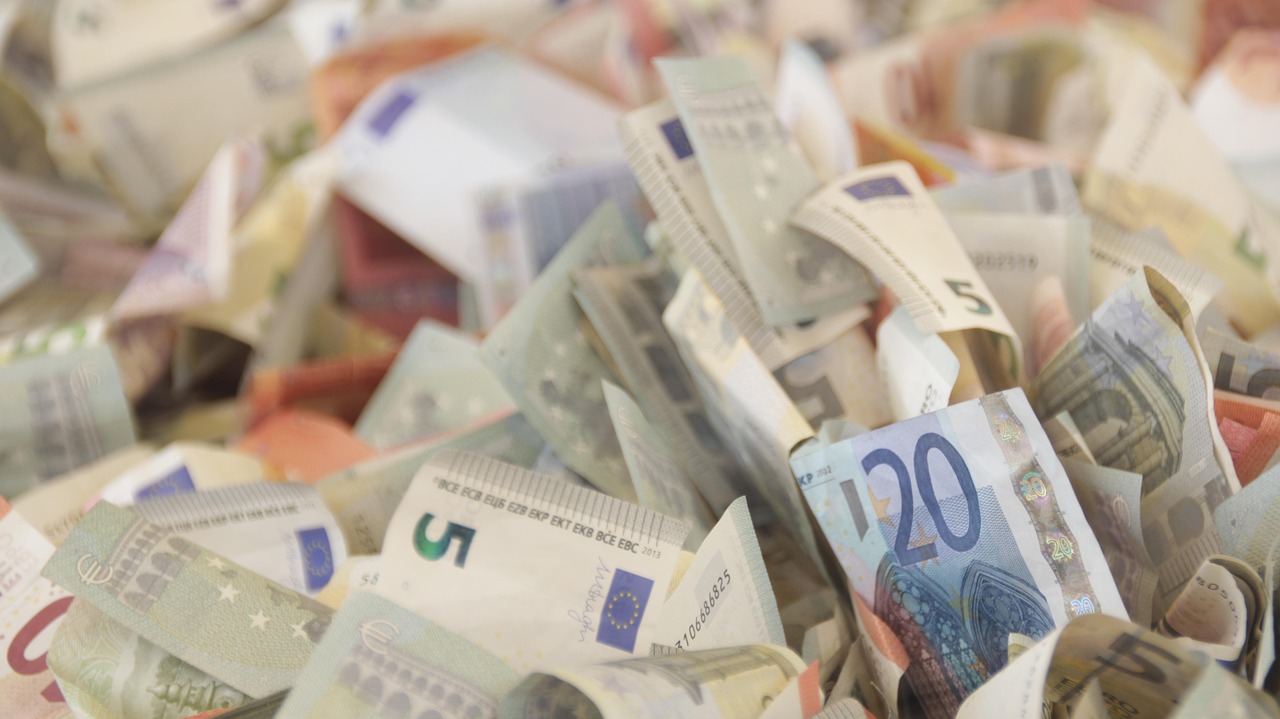 https://pixabay.com/it/photos/valuta-finanza-contante-risparmi-3259176/