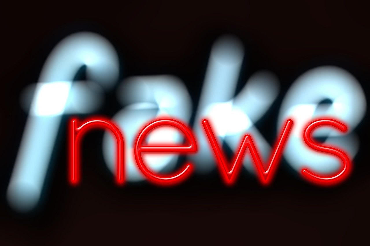 https://pixabay.com/it/illustrations/bufala-scrivere-notizia-false-4661513/