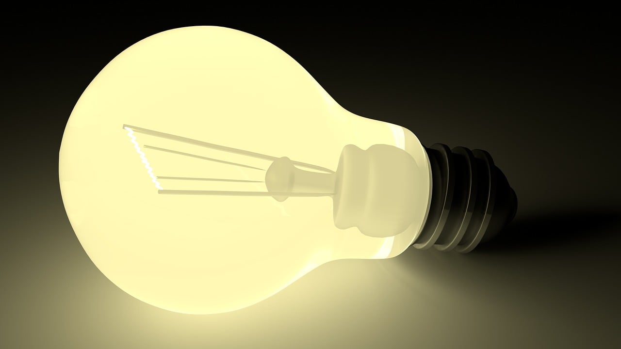 https://pixabay.com/it/illustrations/lampadina-leggero-incandescenza-1173249/