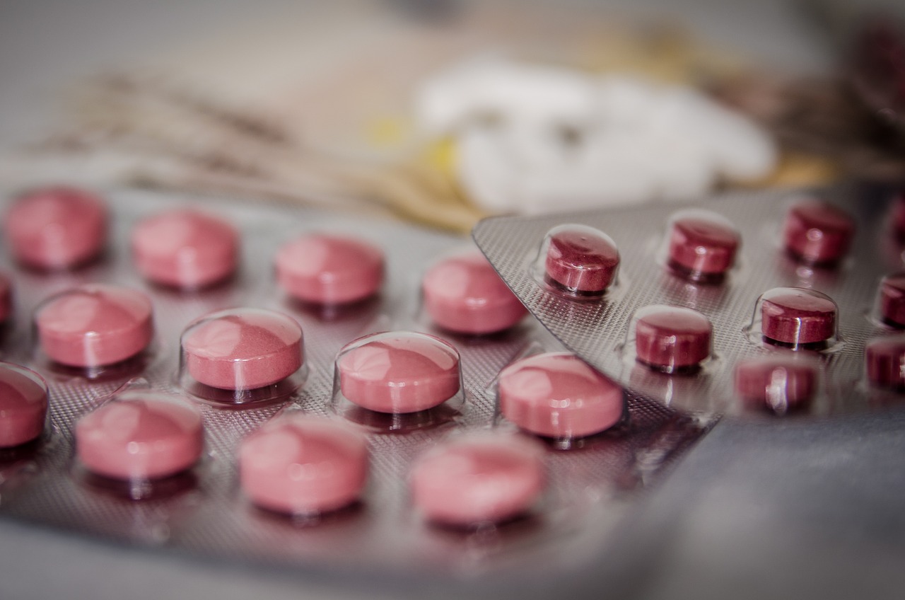 https://pixabay.com/it/photos/farmaci-compresse-medicinale-cura-257336/