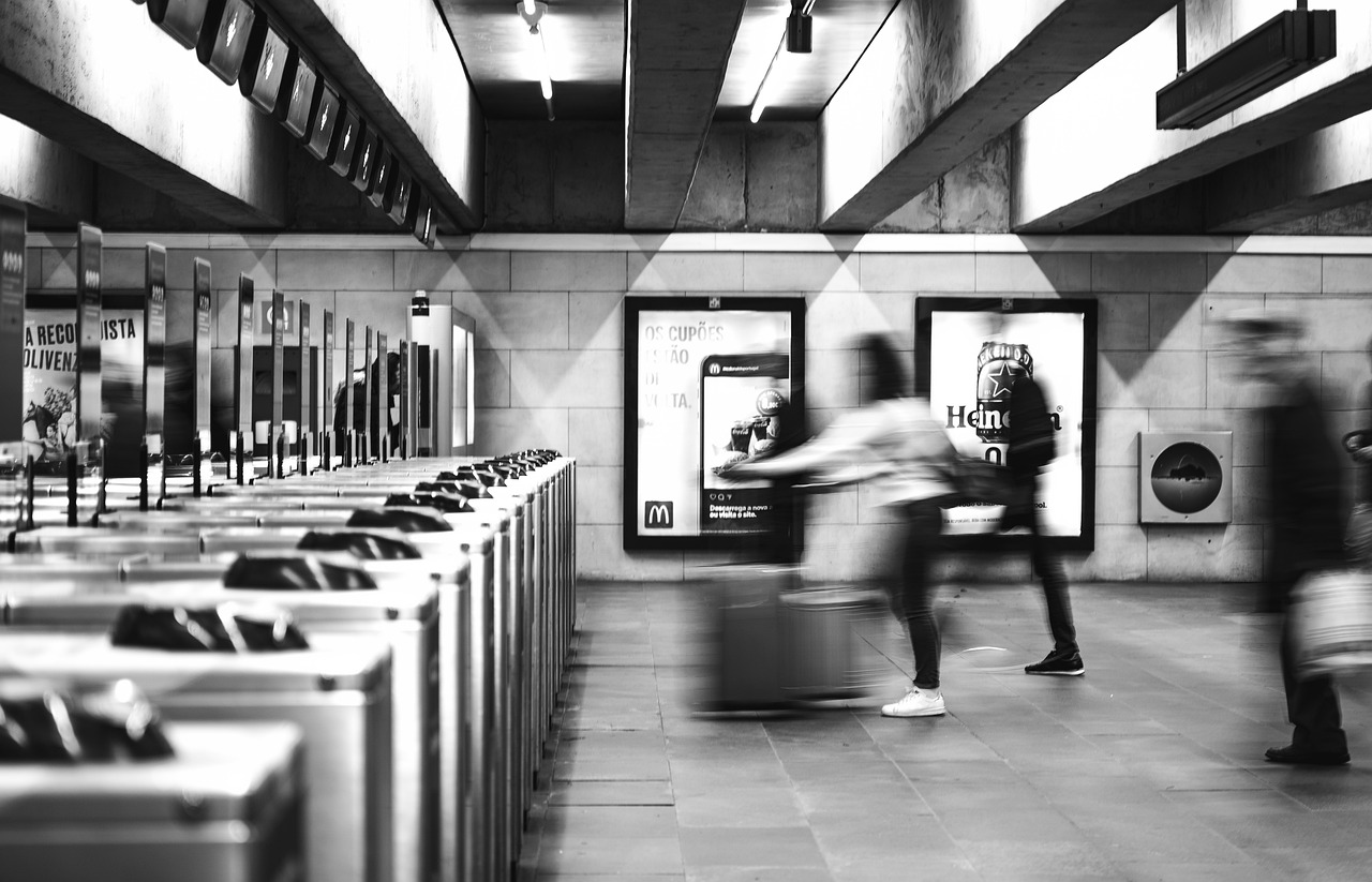 https://pixabay.com/it/photos/metropolitana-stazione-5623053/