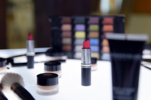 Prodotti cosmetici, MDC: Commissione Ue garantisca più sicurezza e monitori gli influencer