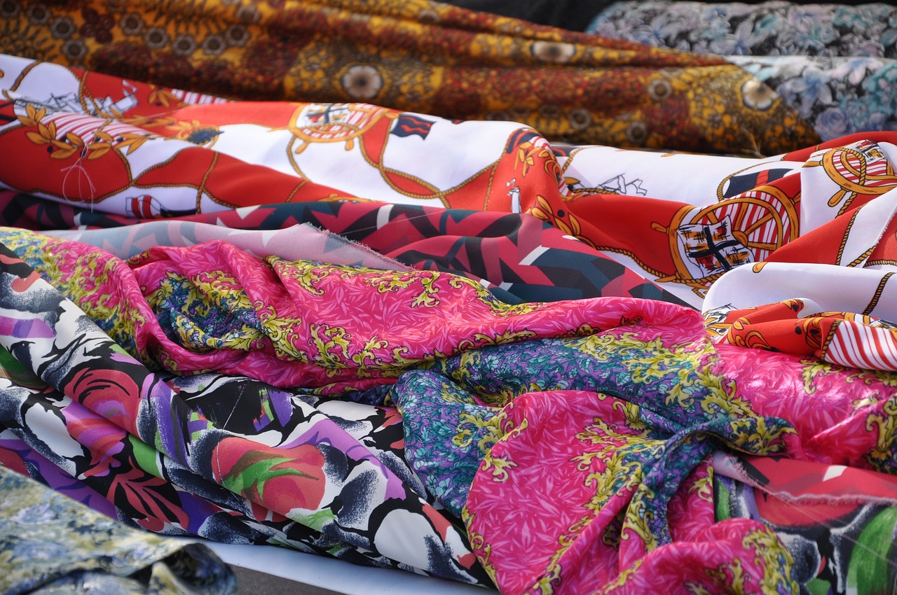 https://pixabay.com/it/photos/capi-di-abbigliamento-tessili-5433524/