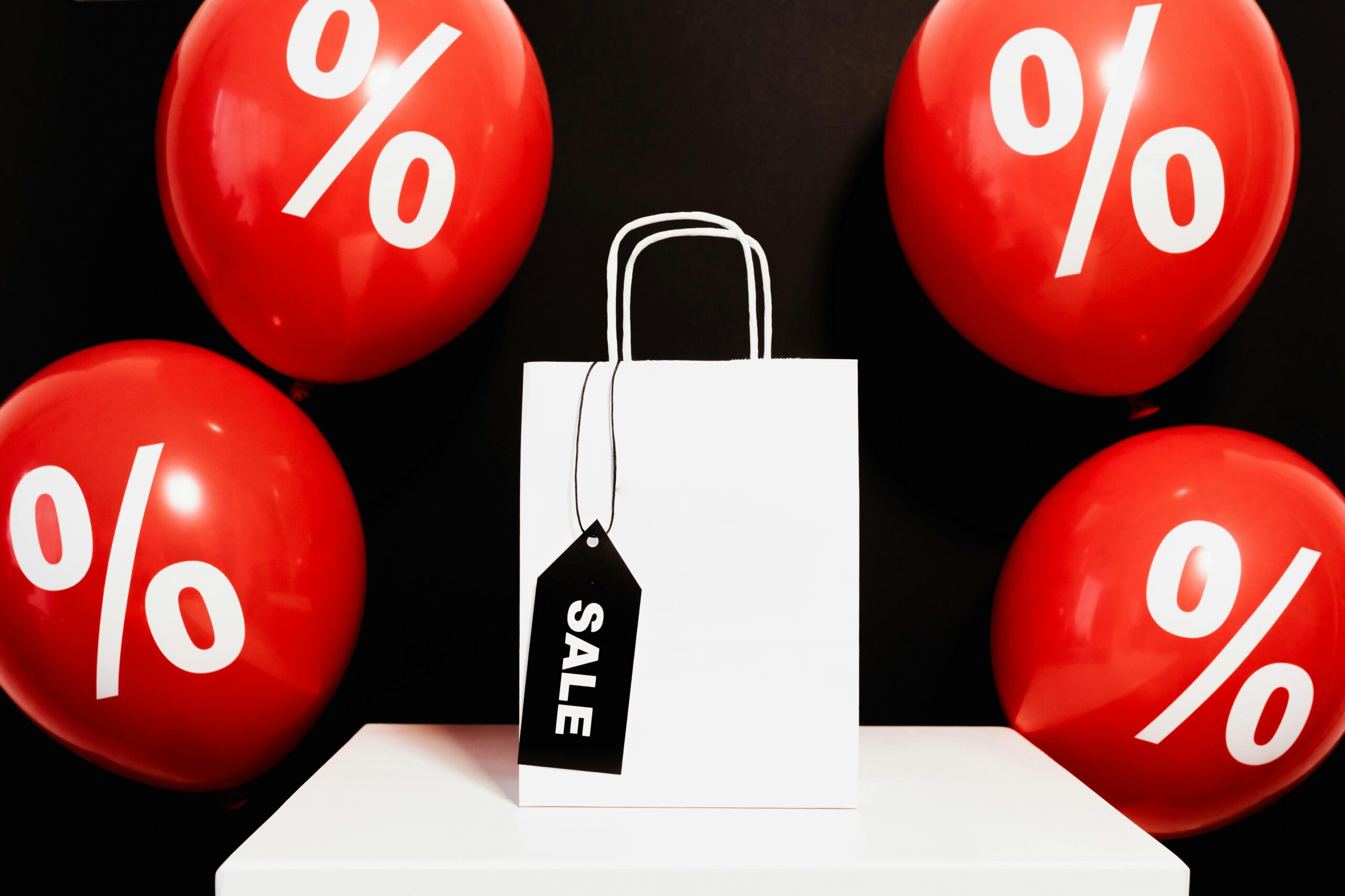 https://www.pexels.com/it-it/foto/shopping-borsa-acquistare-comprare-5650041/