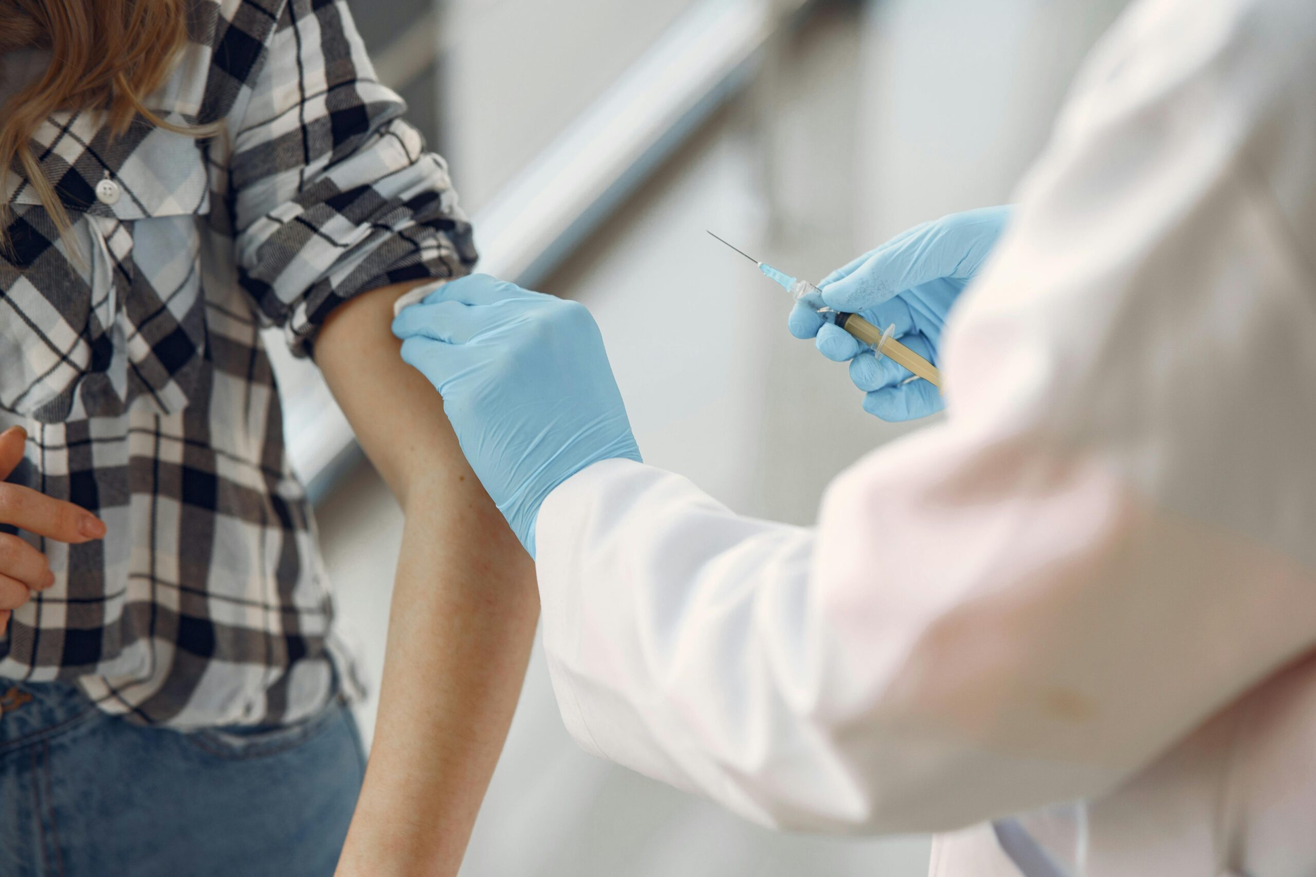 https://www.pexels.com/it-it/foto/persone-professionale-clinica-medico-3985170/