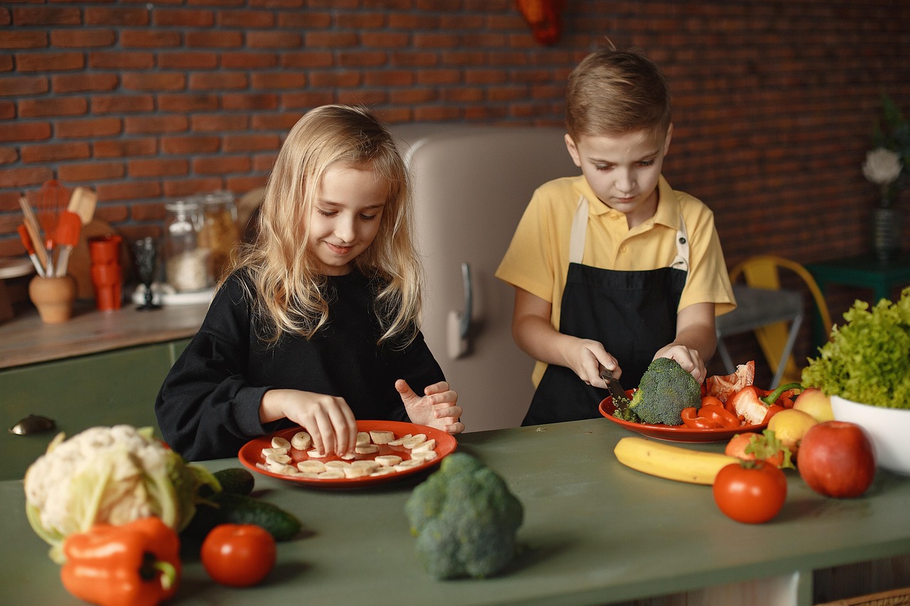 https://pixabay.com/it/photos/figli-cibo-preparazione-5626030/