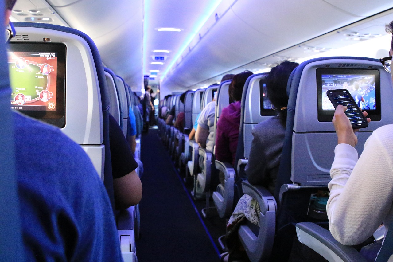 https://pixabay.com/it/photos/volo-aereo-passeggeri-airbus-4516478/