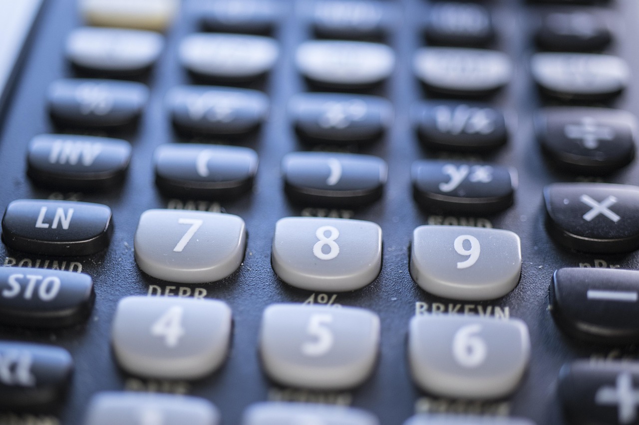 https://pixabay.com/it/photos/calcolatrice-numeri-4607653/