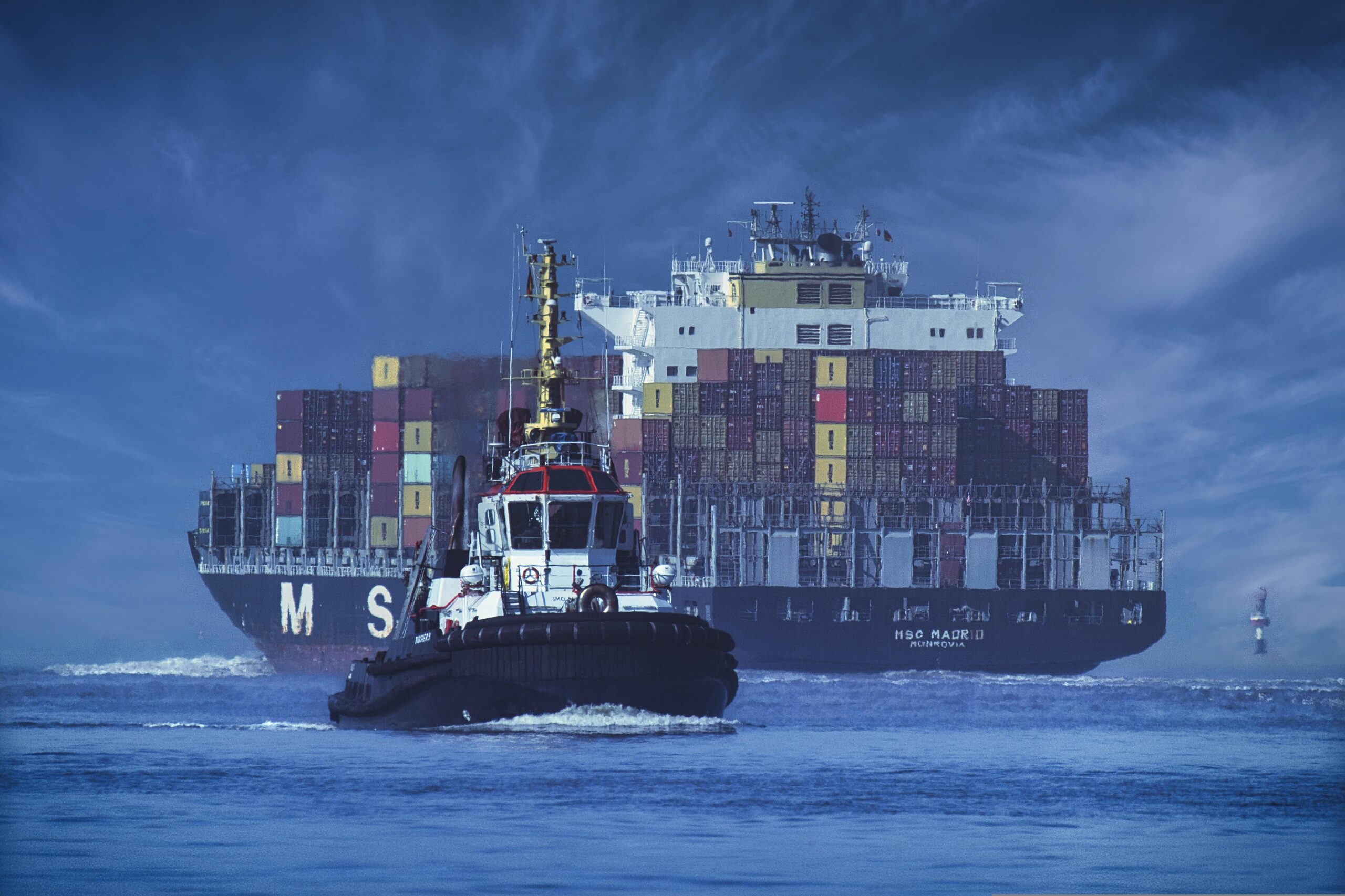 https://pixabay.com/it/photos/nave-nave-porta-container-trattore-6794508/