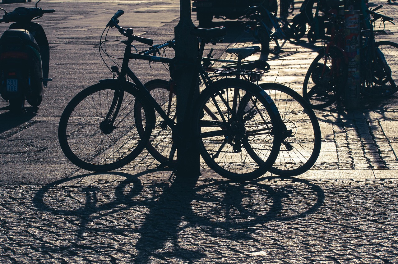 Mobilità, Consumers’ Forum: gli italiani si spostano meno, ma i trasporti costano di più