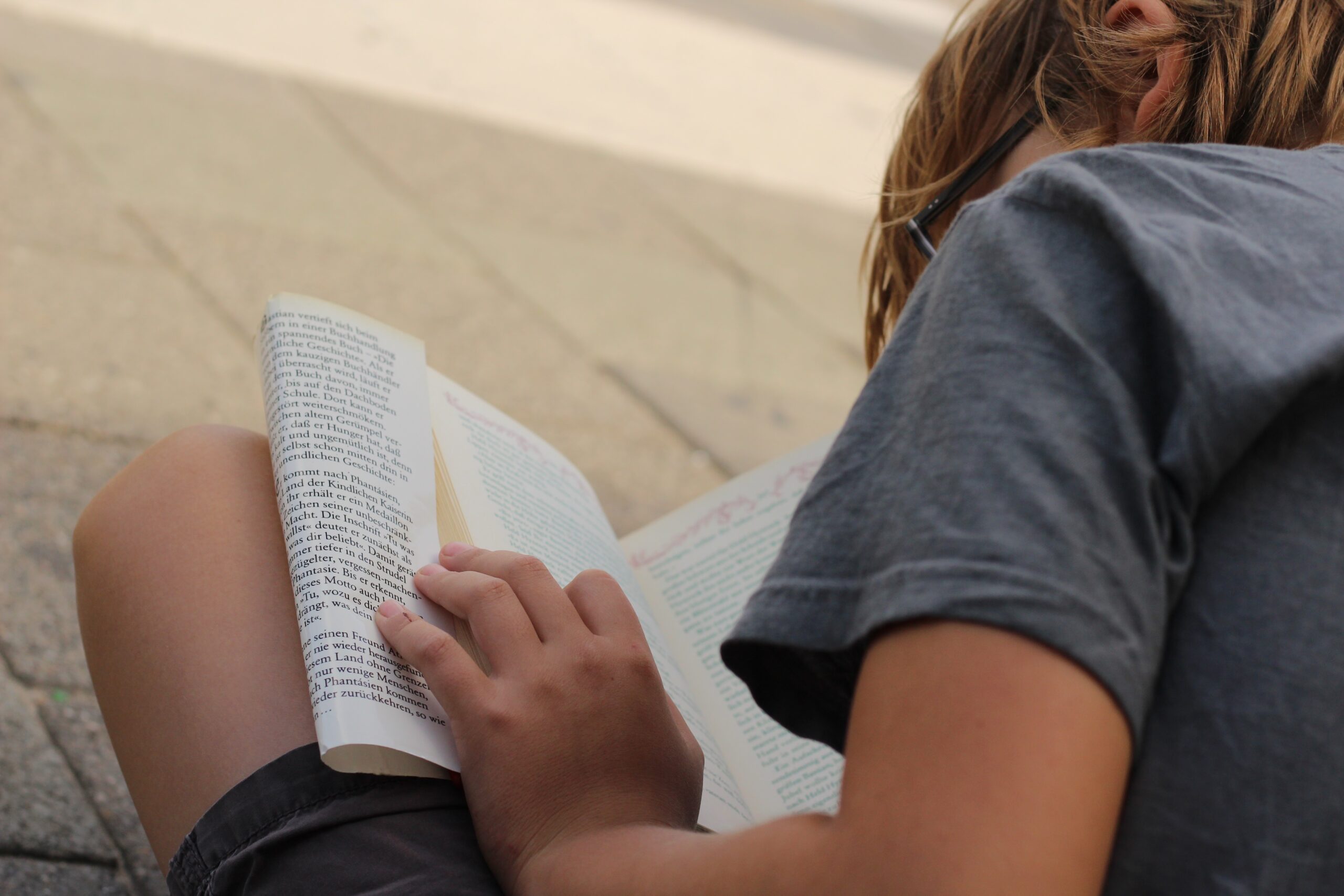 Libro di testo, AIE: secondo i docenti è il primo strumento utilizzato in aula e a casa