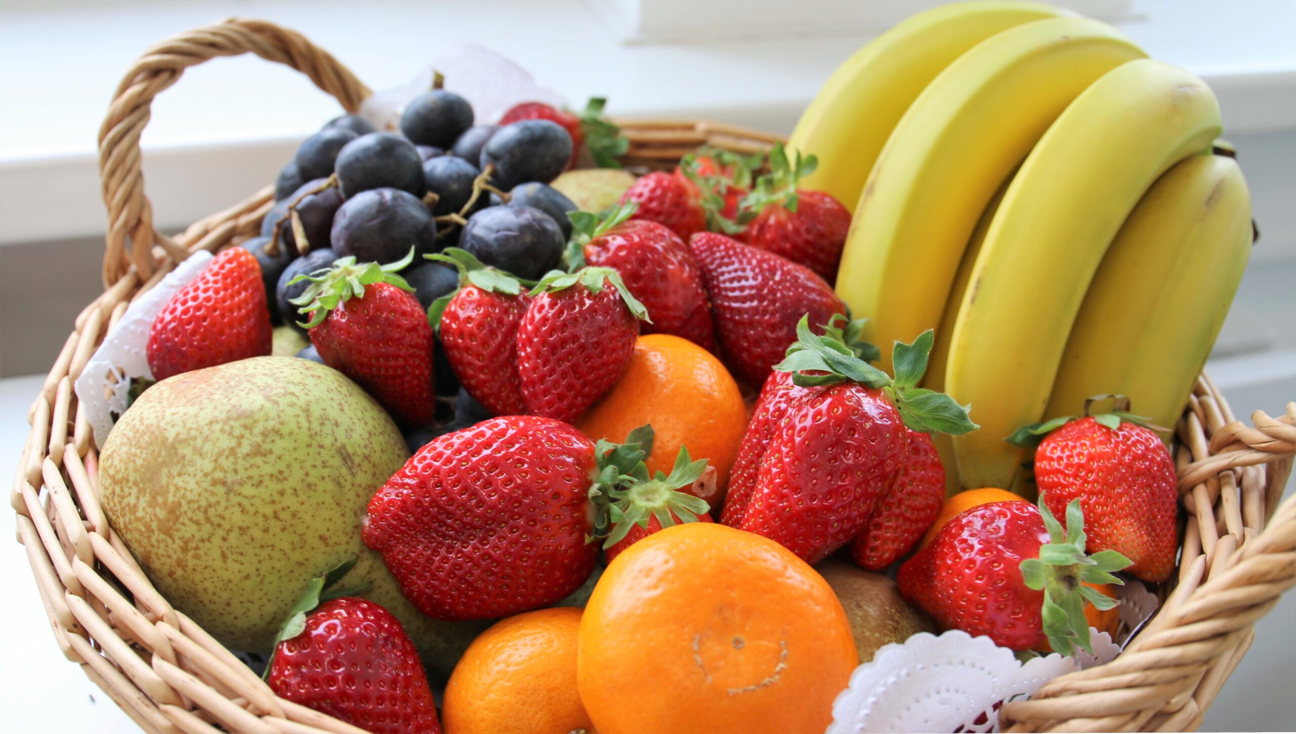 https://pixabay.com/it/photos/frutta-cestino-natura-morta-sano-3439189/