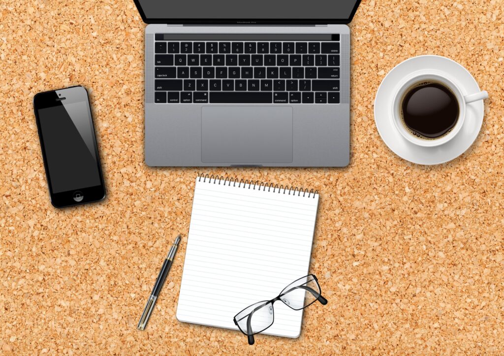 https://pixabay.com/it/photos/desktop-il-computer-portatile-3203418/