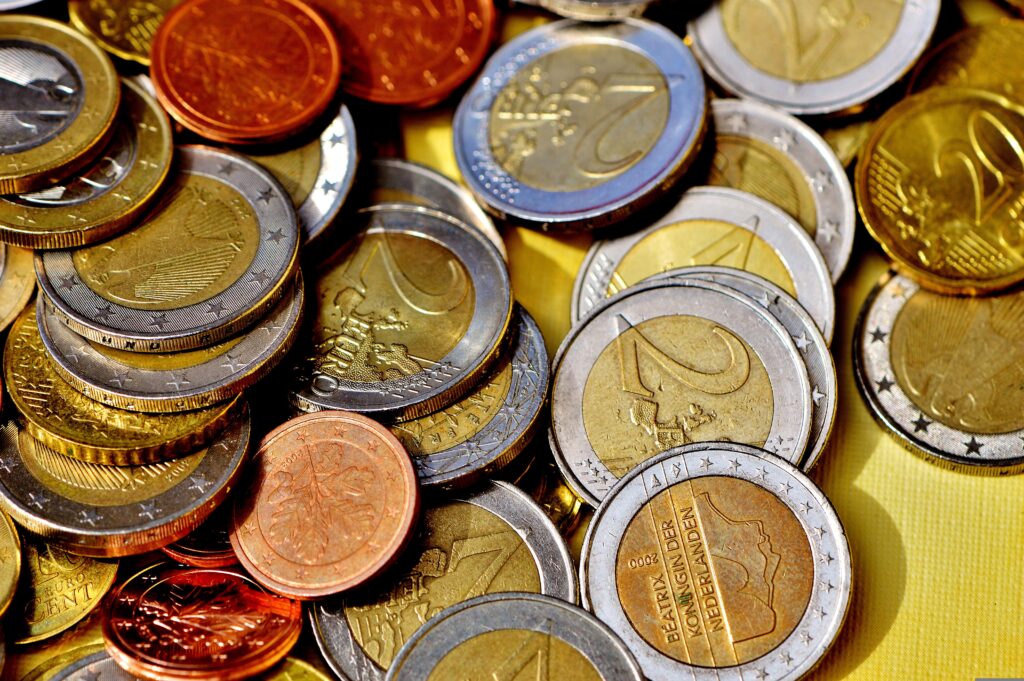 https://pixabay.com/it/photos/monete-soldi-moneta-euro-2440162/