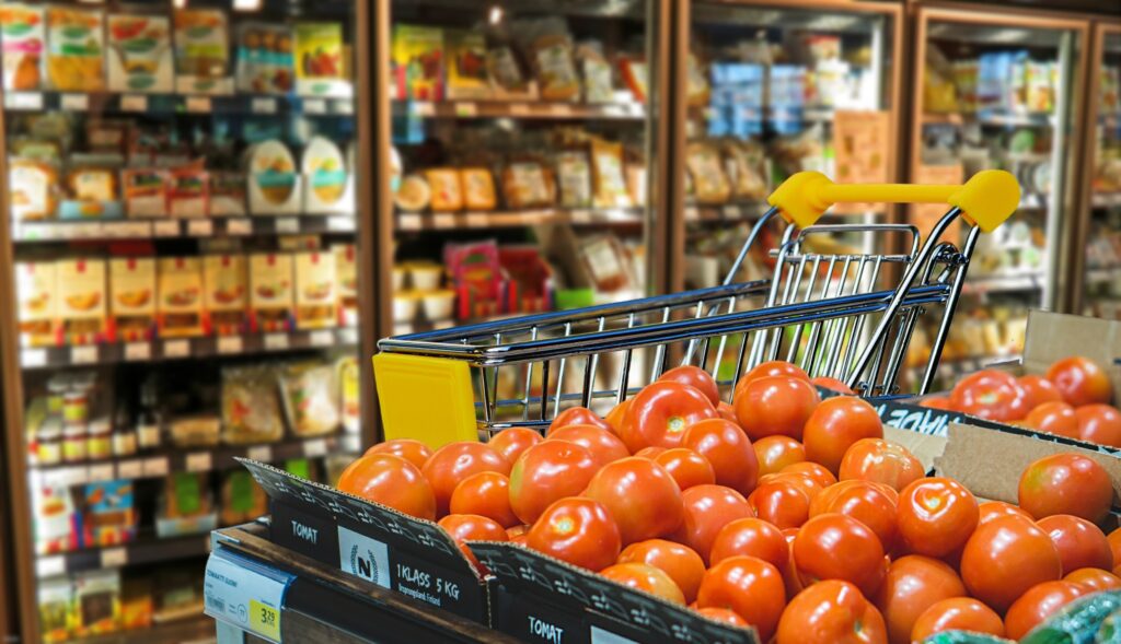 Consumi, Consumers’ Forum: le famiglie spendono di più, ma mettono meno prodotti nel carrello