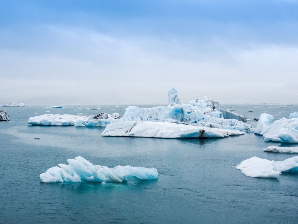 https://www.pexels.com/it-it/foto/iceberg-2229887/